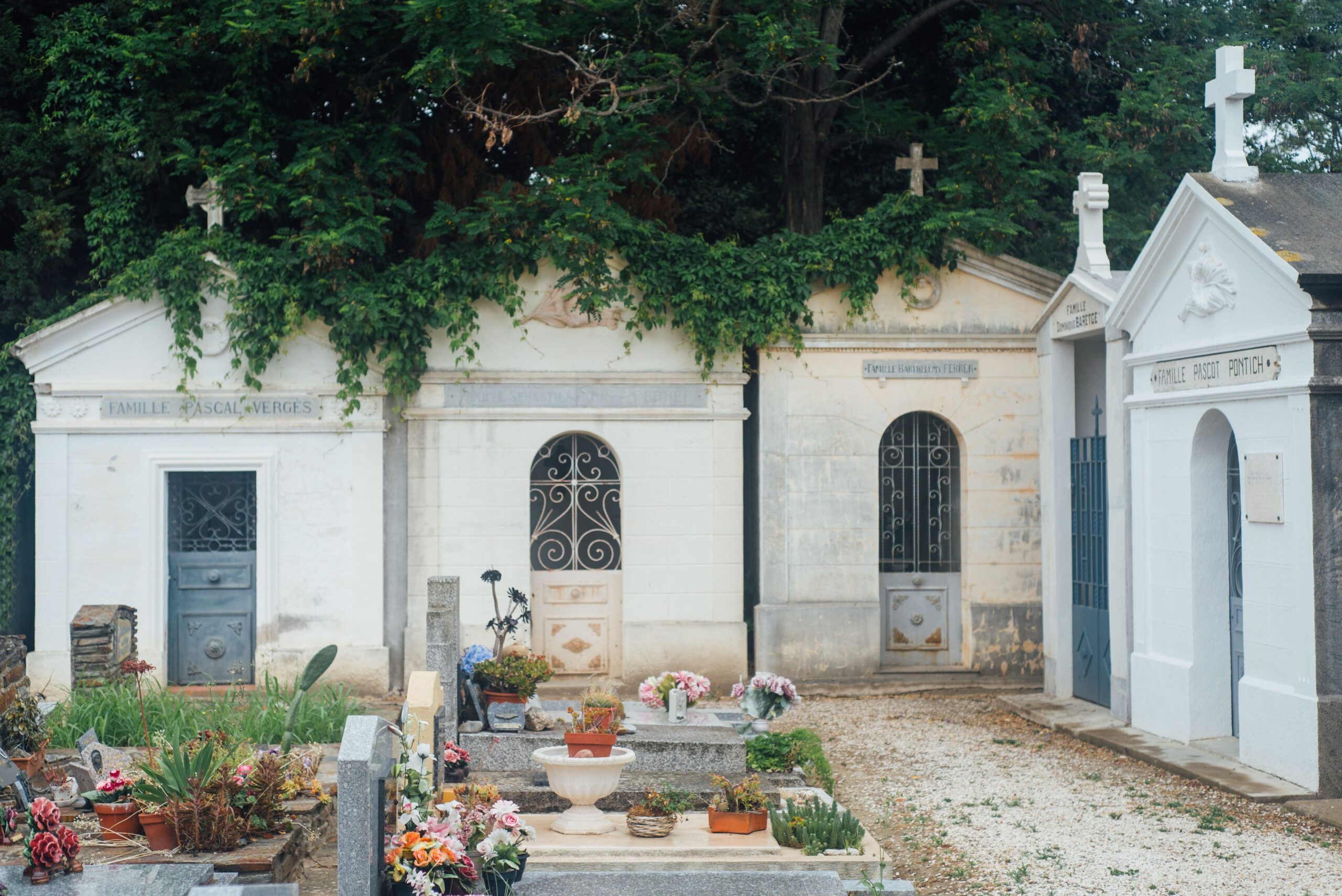 Cappelle funerarie e tombe di famiglia in area cimiteriale